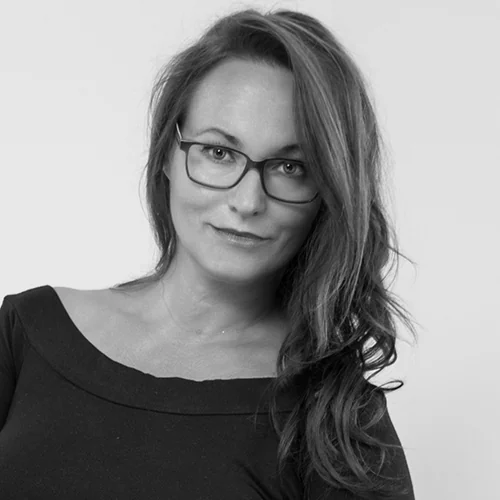 Claudia Sima, life and social counsellor at MCPREZI
